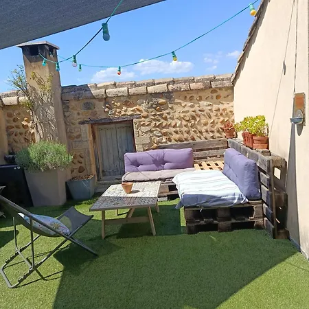 Сasa de vacaciones La Maison De Mon Grand-pere Domazan
